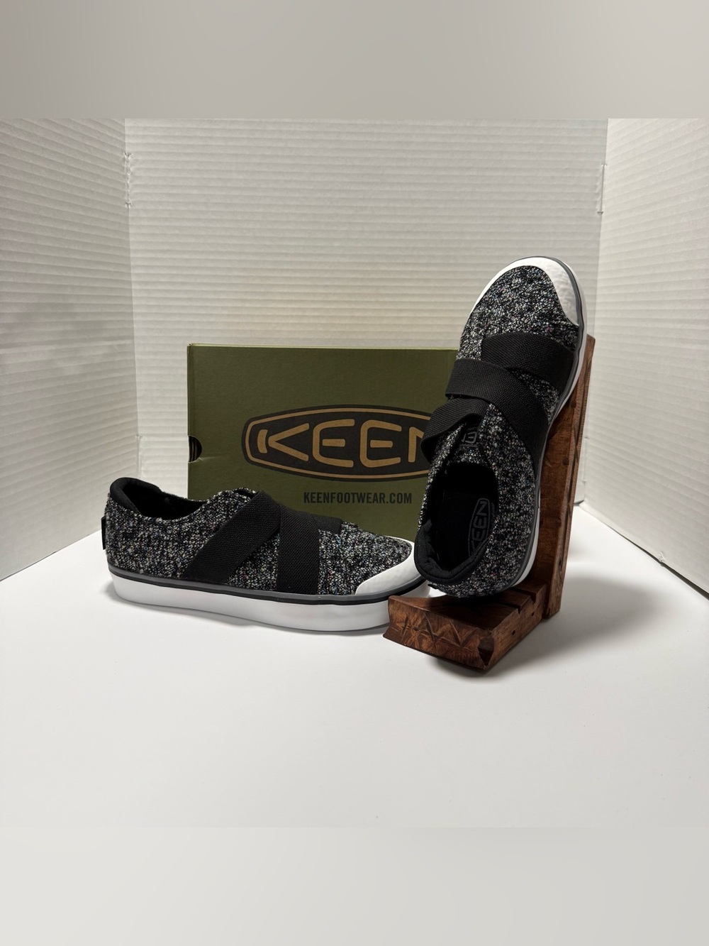 Keen Elsa III Gore Slip On Sneaker Women’s 8.5 Black Multi Black 1021940 New